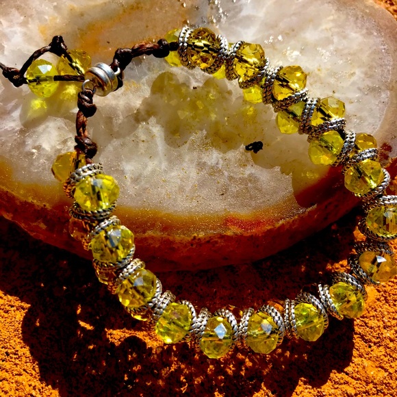 Crystal woven bracelet with tiny strong magnets. - Picture 2 of 7